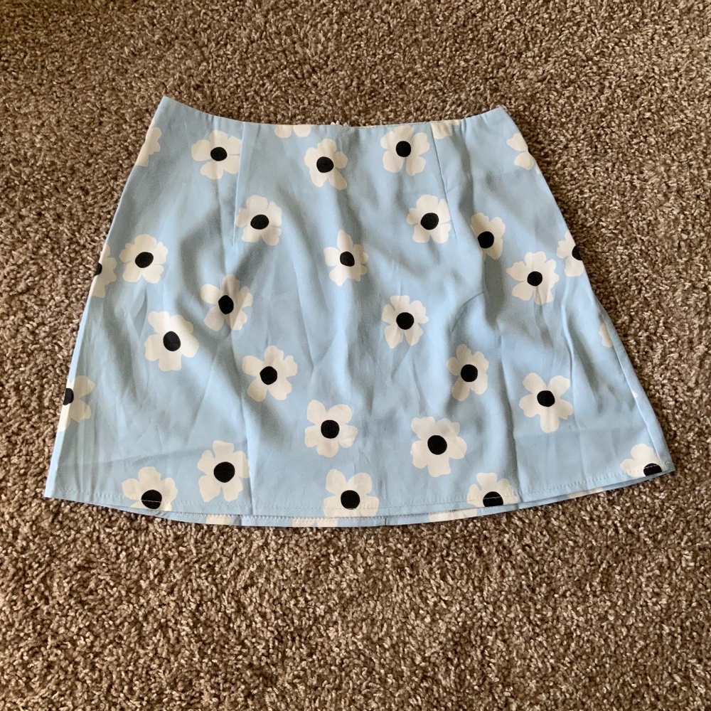 Princess Polly Floral Mini Skirt Size 2 Blue/BLK/WHT